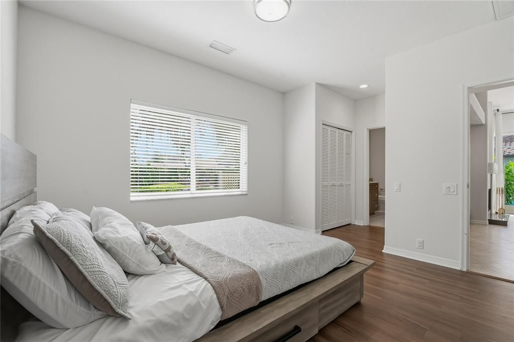 En Venta: $894,000 (4 camas, 3 baños, 2839 Pies cuadrados)