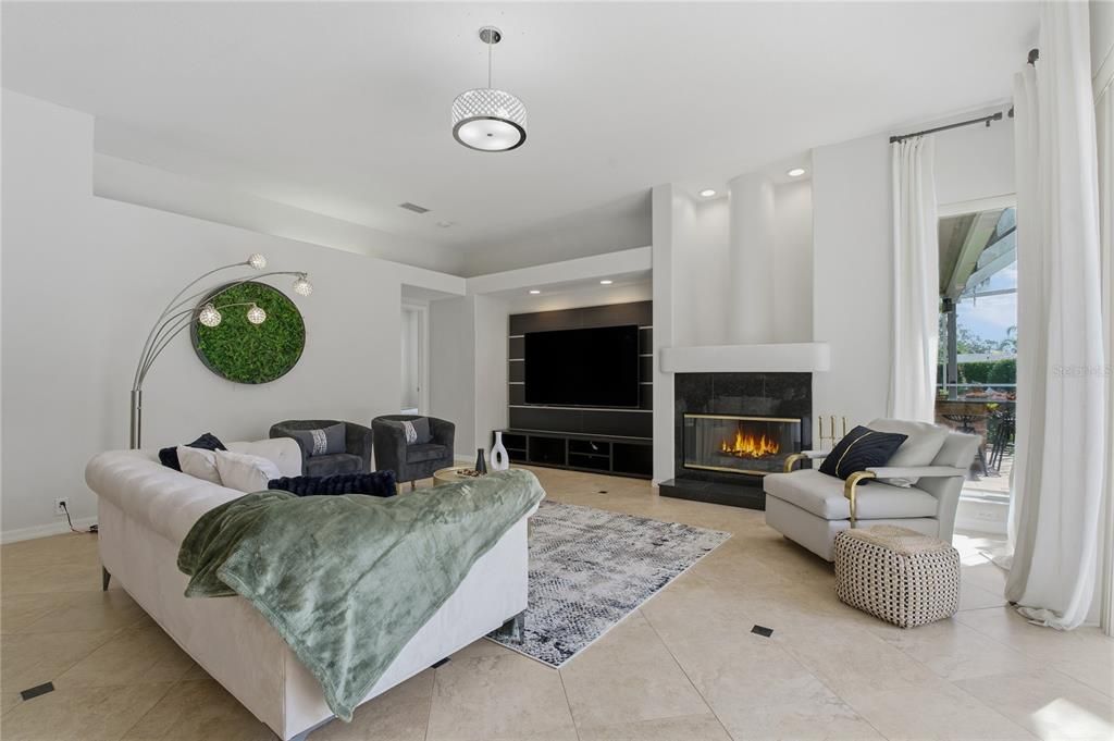 En Venta: $894,000 (4 camas, 3 baños, 2839 Pies cuadrados)