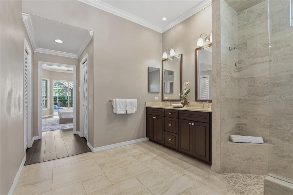 En Venta: $894,000 (4 camas, 3 baños, 2839 Pies cuadrados)