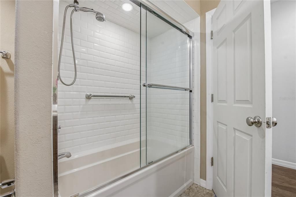 En Venta: $894,000 (4 camas, 3 baños, 2839 Pies cuadrados)