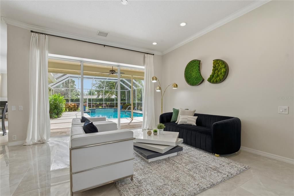 En Venta: $894,000 (4 camas, 3 baños, 2839 Pies cuadrados)