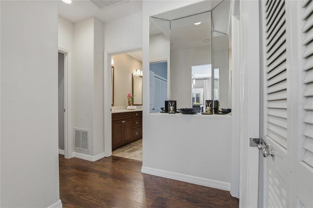 En Venta: $894,000 (4 camas, 3 baños, 2839 Pies cuadrados)