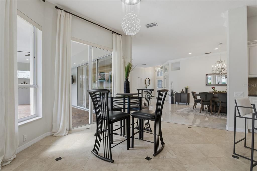 En Venta: $894,000 (4 camas, 3 baños, 2839 Pies cuadrados)