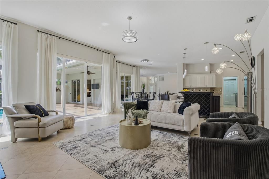 En Venta: $894,000 (4 camas, 3 baños, 2839 Pies cuadrados)