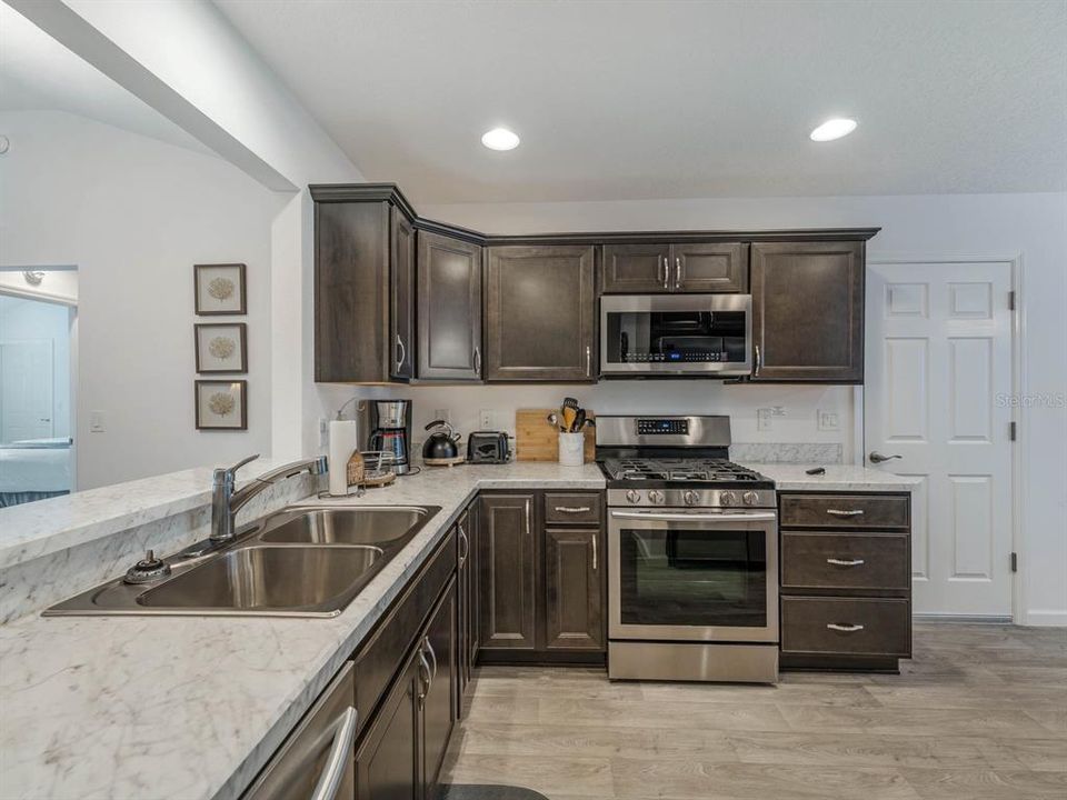 For Rent: $2,480 (3 beds, 2 baths, 1569 Square Feet)