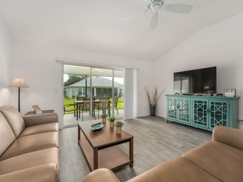 For Rent: $2,480 (3 beds, 2 baths, 1569 Square Feet)