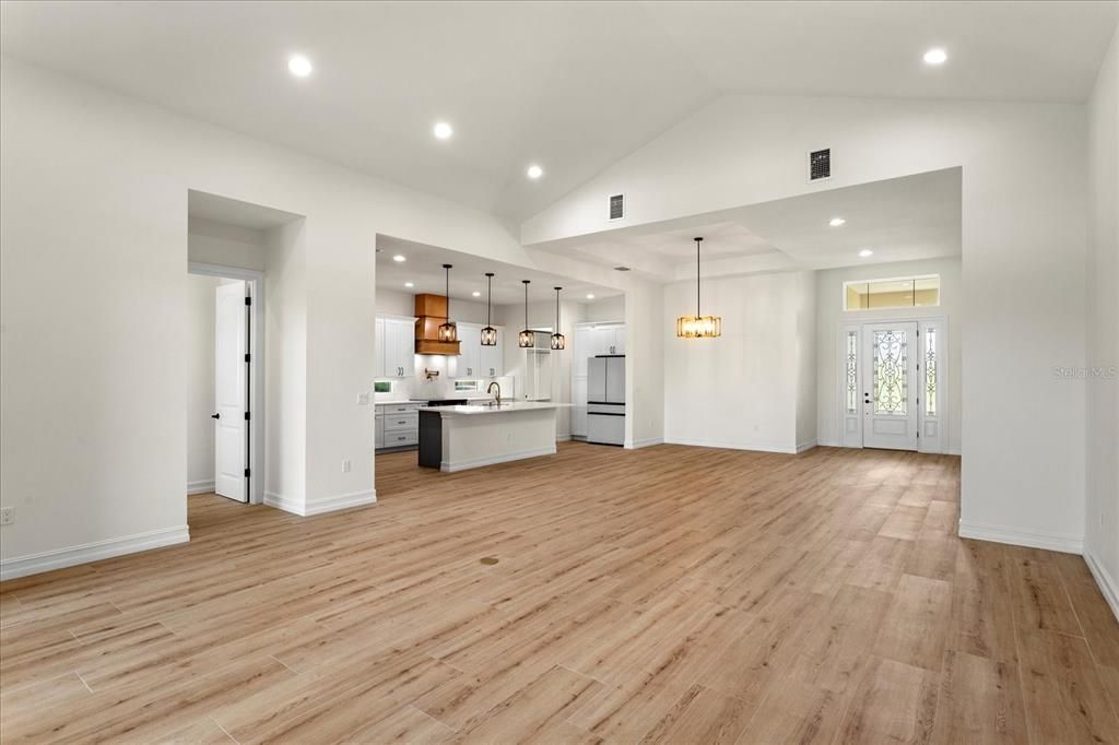 На продажу: $699,000 (3 спален, 3 ванн, 2407 Квадратных фут)