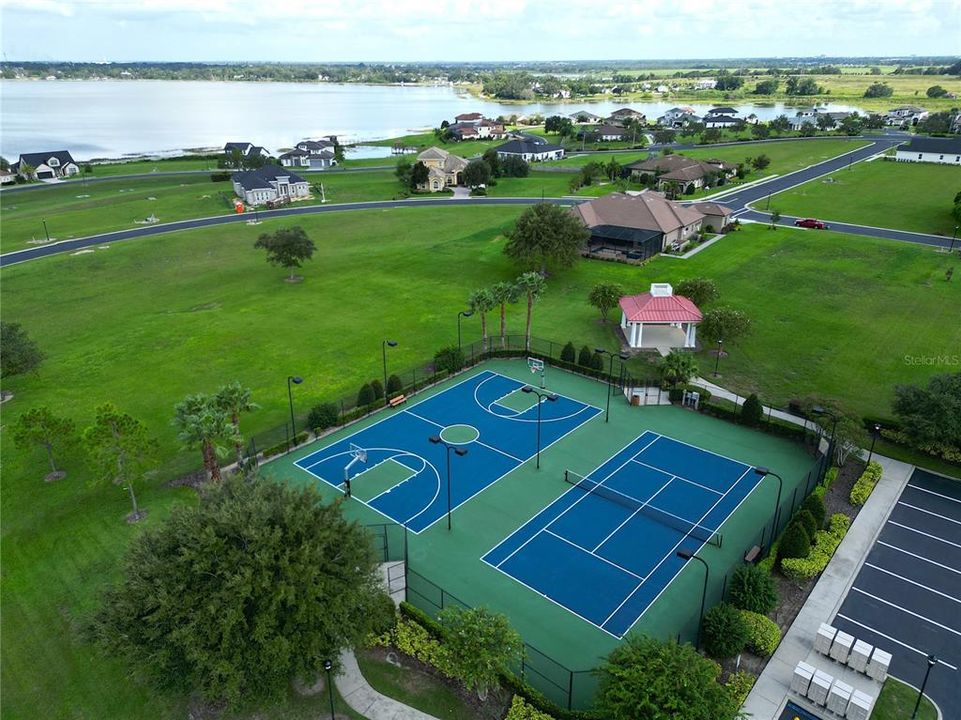 На продажу: $699,000 (3 спален, 3 ванн, 2407 Квадратных фут)