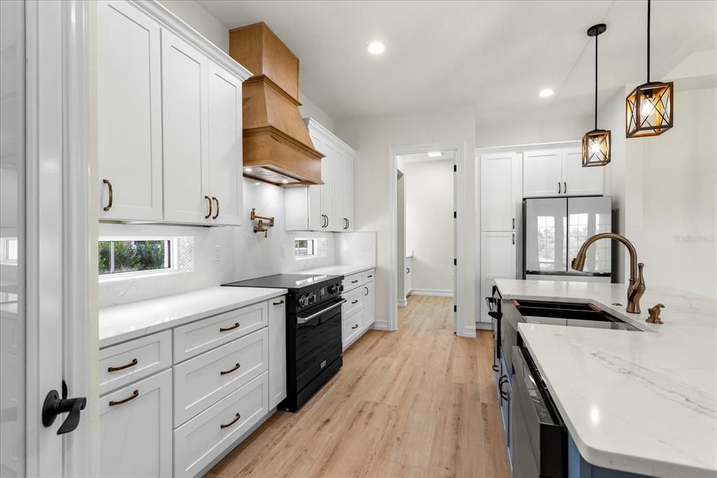 На продажу: $699,000 (3 спален, 3 ванн, 2407 Квадратных фут)