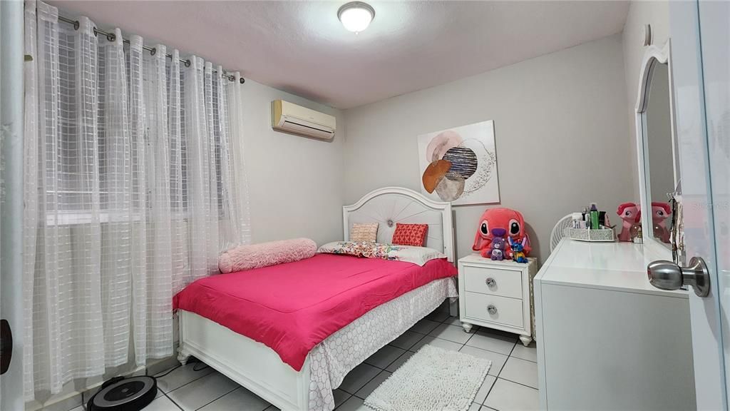 На продажу: $439,000 (3 спален, 1 ванн, 1500 Квадратных фут)