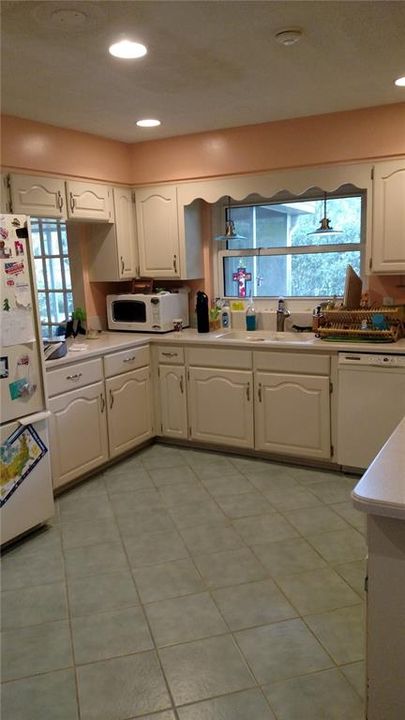 出租: $2,695 (4 贝兹, 2 浴室, 2386 平方英尺)