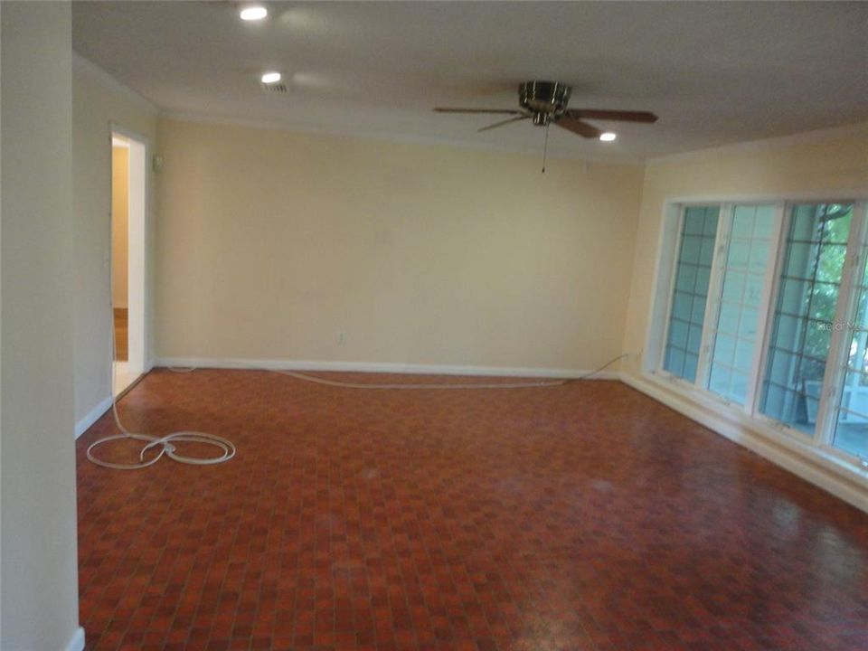 出租: $2,695 (4 贝兹, 2 浴室, 2386 平方英尺)