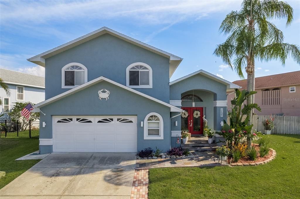 For Sale: $835,000 (3 beds, 2 baths, 2484 Square Feet)