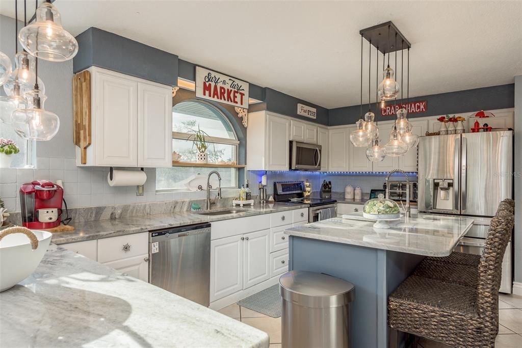 For Sale: $835,000 (3 beds, 2 baths, 2484 Square Feet)