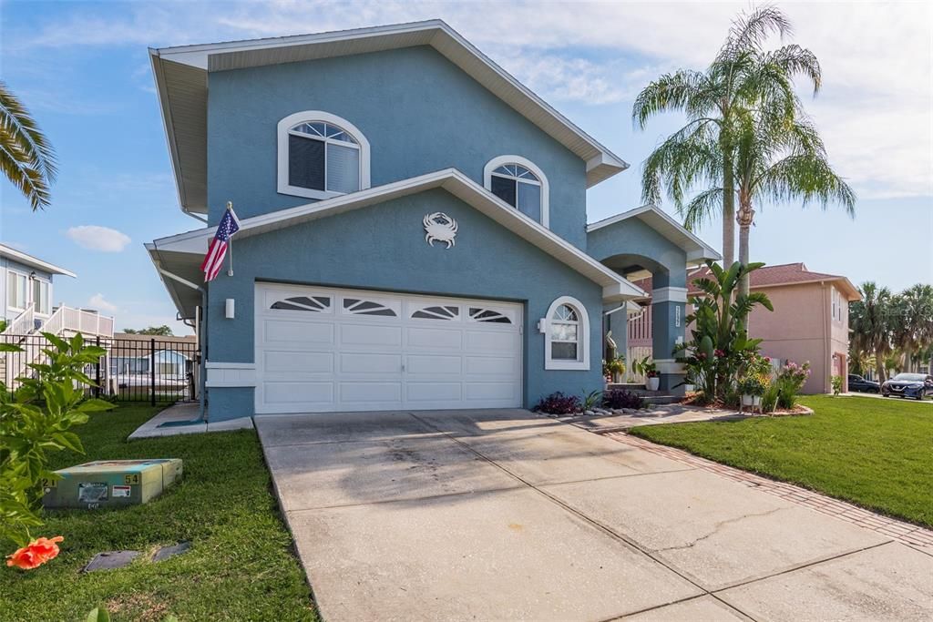 For Sale: $835,000 (3 beds, 2 baths, 2484 Square Feet)