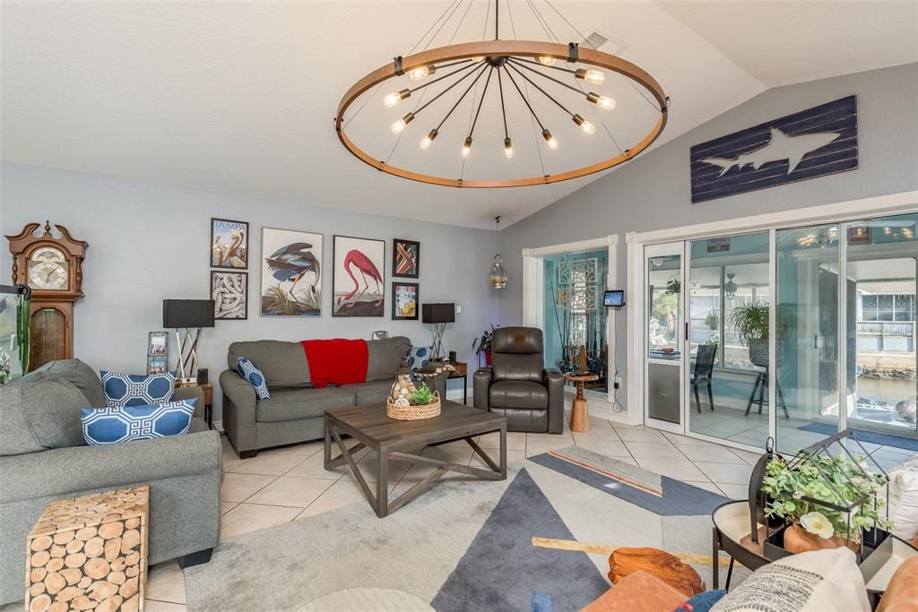 For Sale: $835,000 (3 beds, 2 baths, 2484 Square Feet)