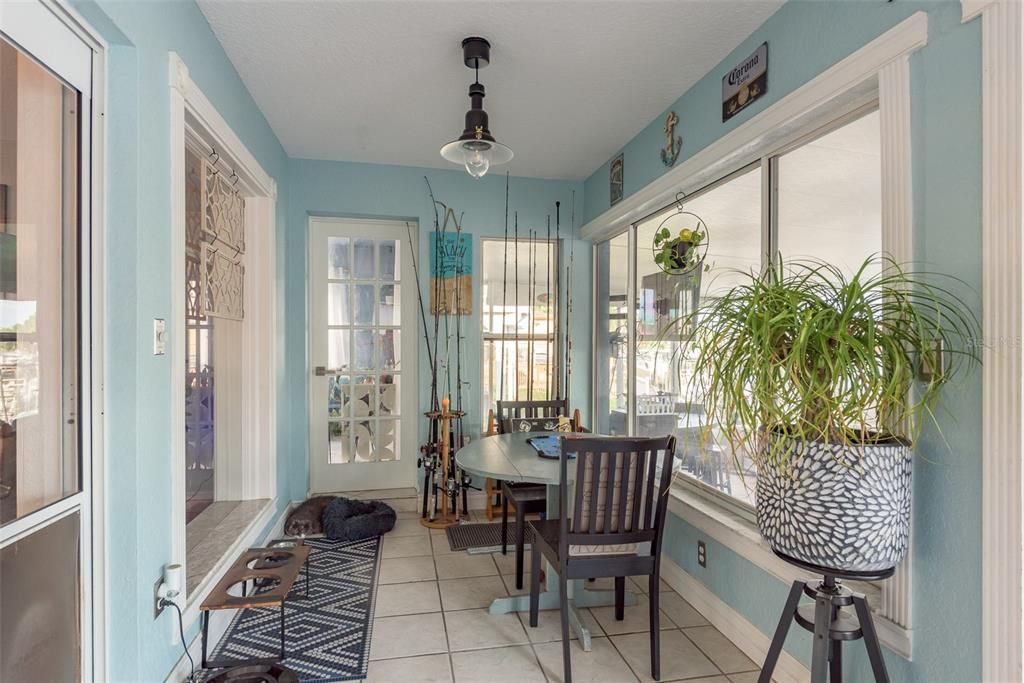 For Sale: $835,000 (3 beds, 2 baths, 2484 Square Feet)