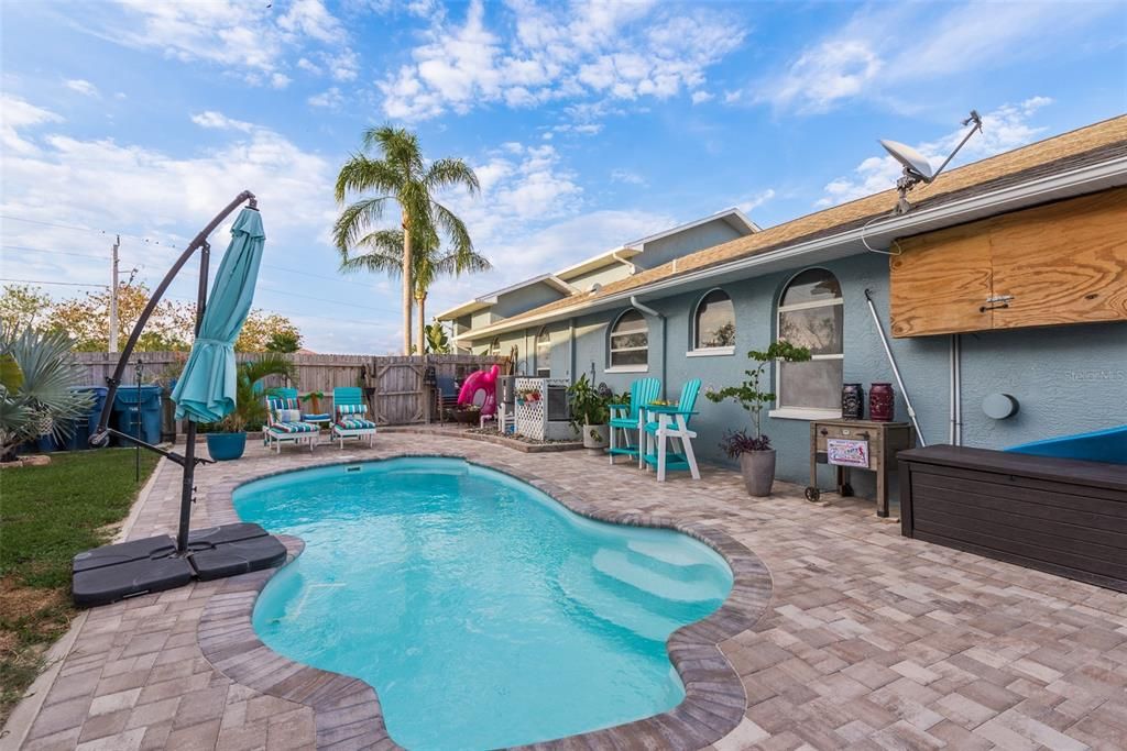 For Sale: $835,000 (3 beds, 2 baths, 2484 Square Feet)