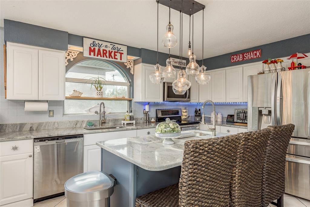 For Sale: $835,000 (3 beds, 2 baths, 2484 Square Feet)