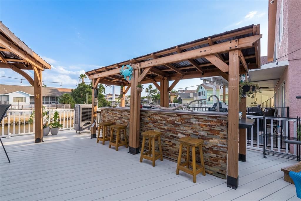 For Sale: $835,000 (3 beds, 2 baths, 2484 Square Feet)