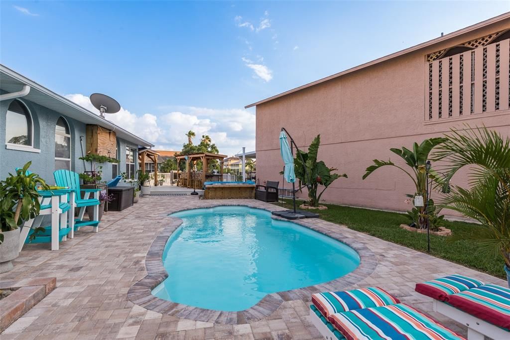 For Sale: $835,000 (3 beds, 2 baths, 2484 Square Feet)