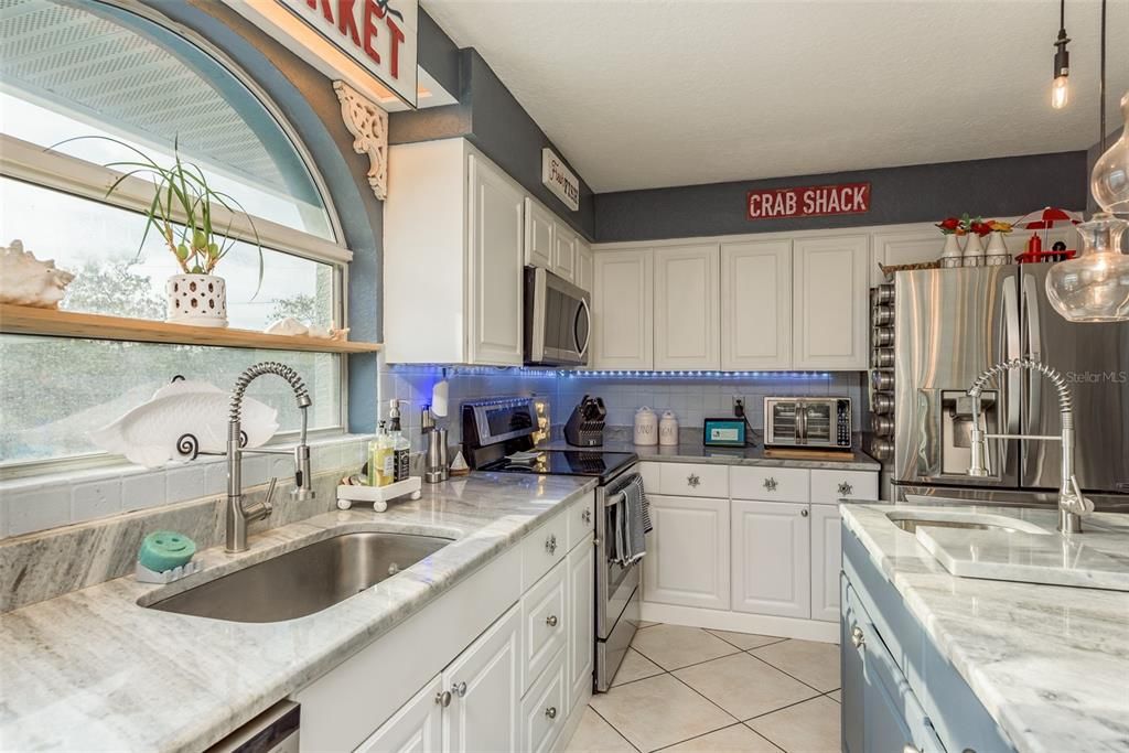 For Sale: $835,000 (3 beds, 2 baths, 2484 Square Feet)