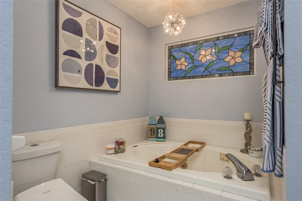 For Sale: $835,000 (3 beds, 2 baths, 2484 Square Feet)