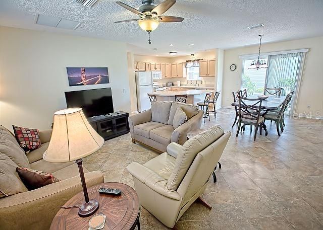 En Renta: $2,325 (3 camas, 2 baños, 1392 Pies cuadrados)