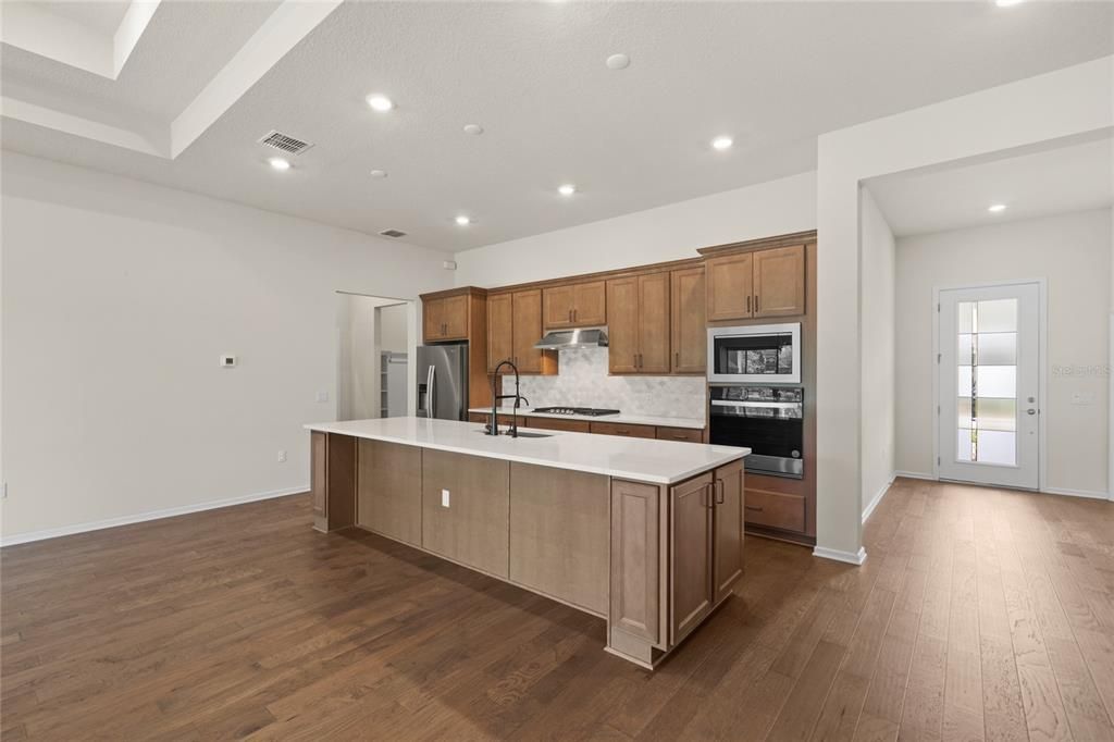 待售: $979,000 (3 贝兹, 2 浴室, 2270 平方英尺)