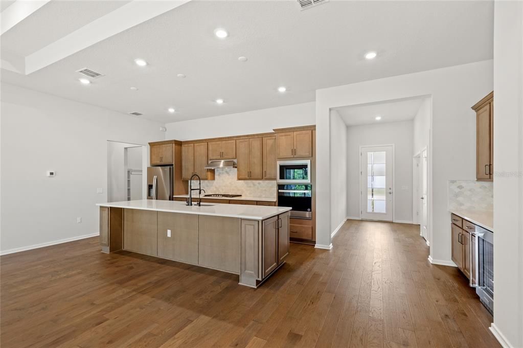 待售: $979,000 (3 贝兹, 2 浴室, 2270 平方英尺)