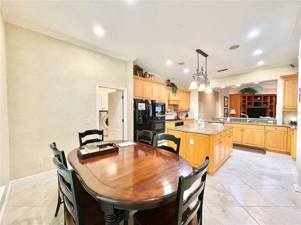 待售: $999,900 (5 贝兹, 3 浴室, 4820 平方英尺)