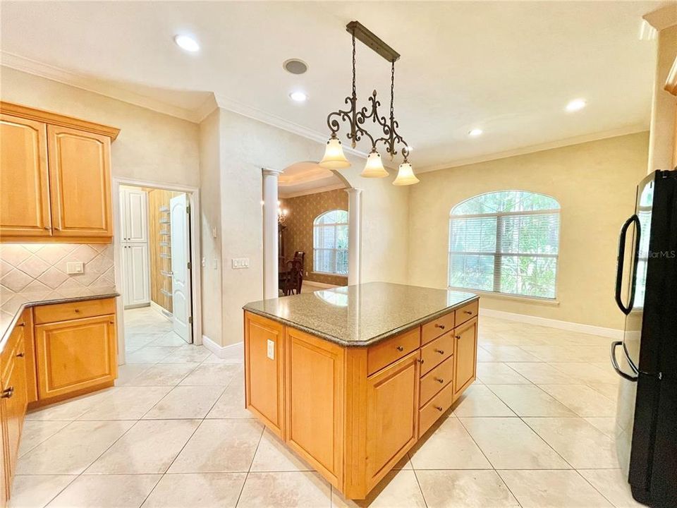 待售: $999,900 (5 贝兹, 3 浴室, 4820 平方英尺)