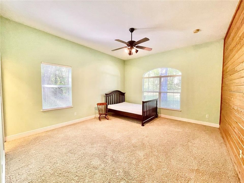 待售: $999,900 (5 贝兹, 3 浴室, 4820 平方英尺)