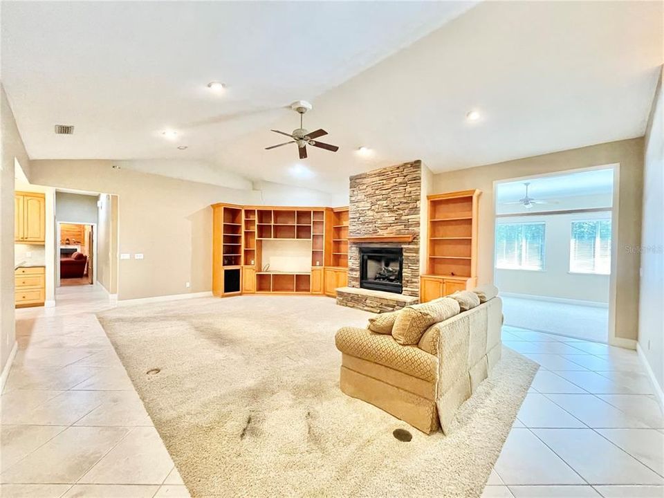 待售: $999,900 (5 贝兹, 3 浴室, 4820 平方英尺)