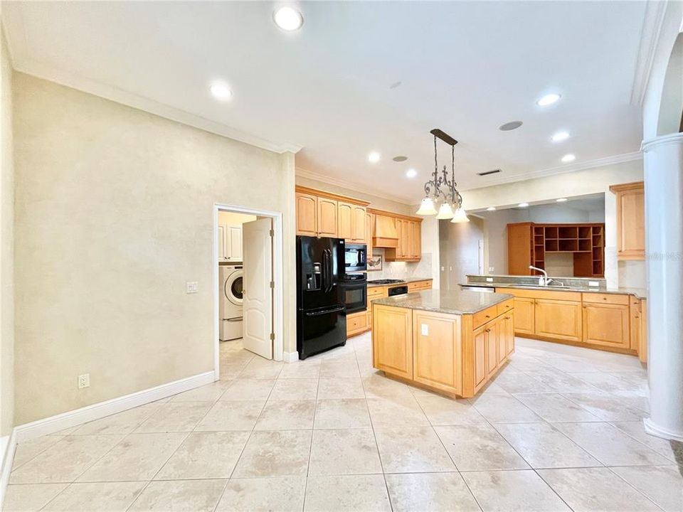 待售: $999,900 (5 贝兹, 3 浴室, 4820 平方英尺)