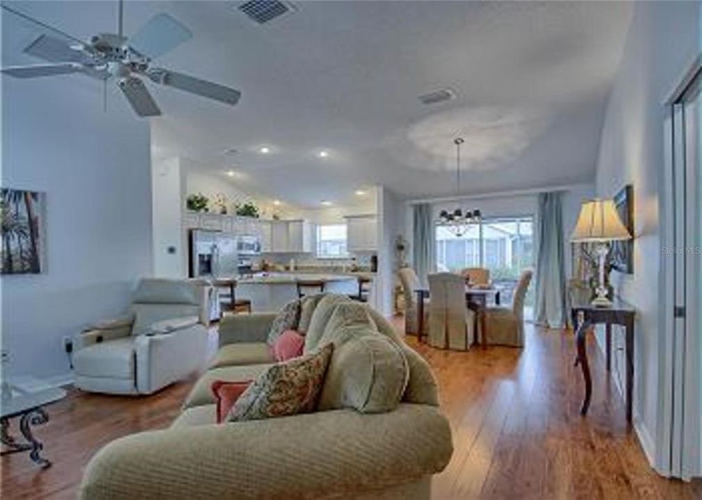 For Rent: $2,480 (3 beds, 2 baths, 1392 Square Feet)