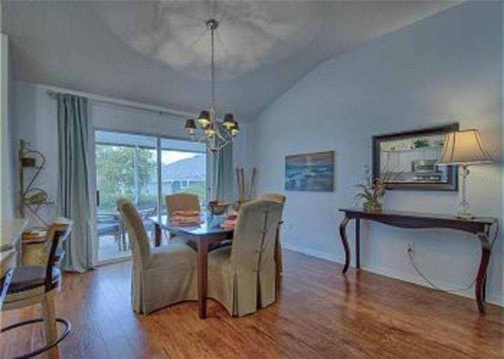 For Rent: $2,480 (3 beds, 2 baths, 1392 Square Feet)