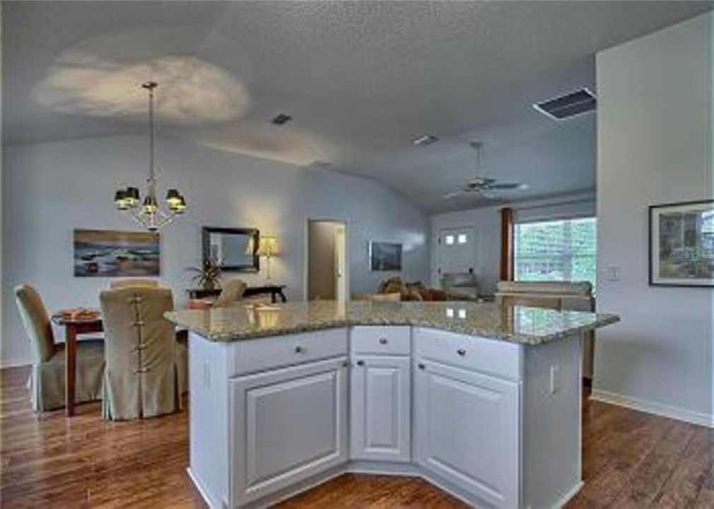 For Rent: $2,480 (3 beds, 2 baths, 1392 Square Feet)