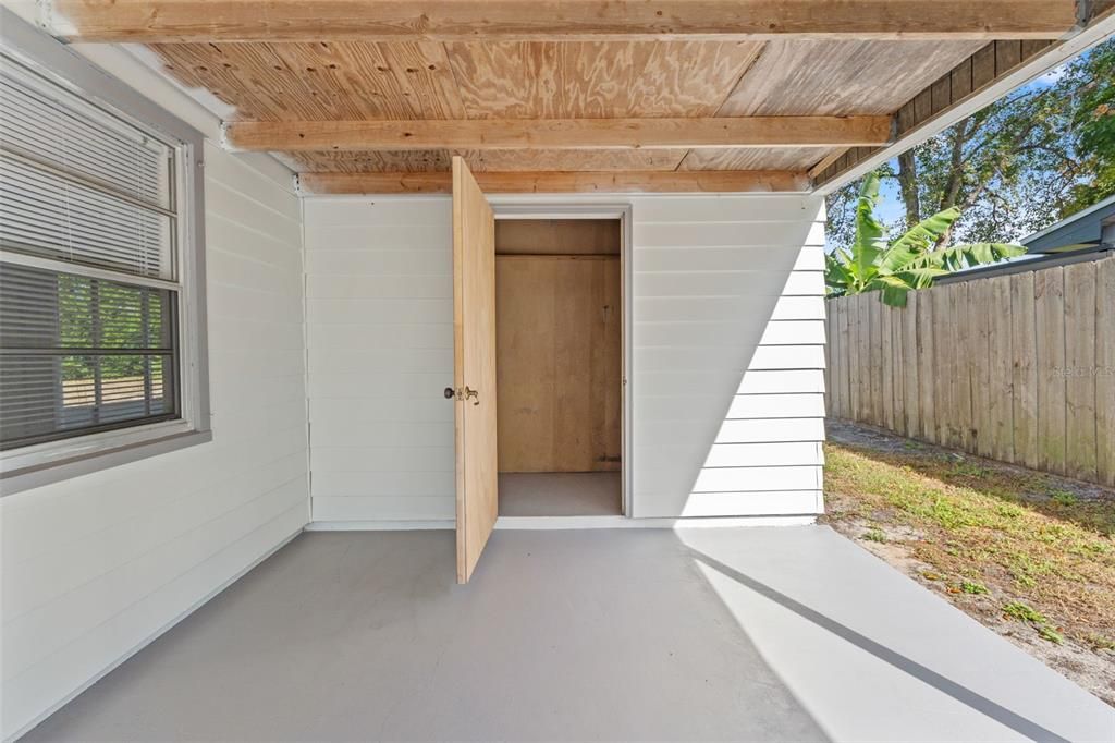 For Sale: $227,000 (2 beds, 1 baths, 1016 Square Feet)