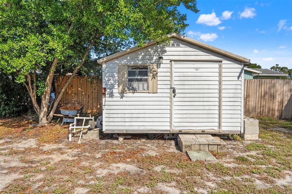 For Sale: $227,000 (2 beds, 1 baths, 1016 Square Feet)