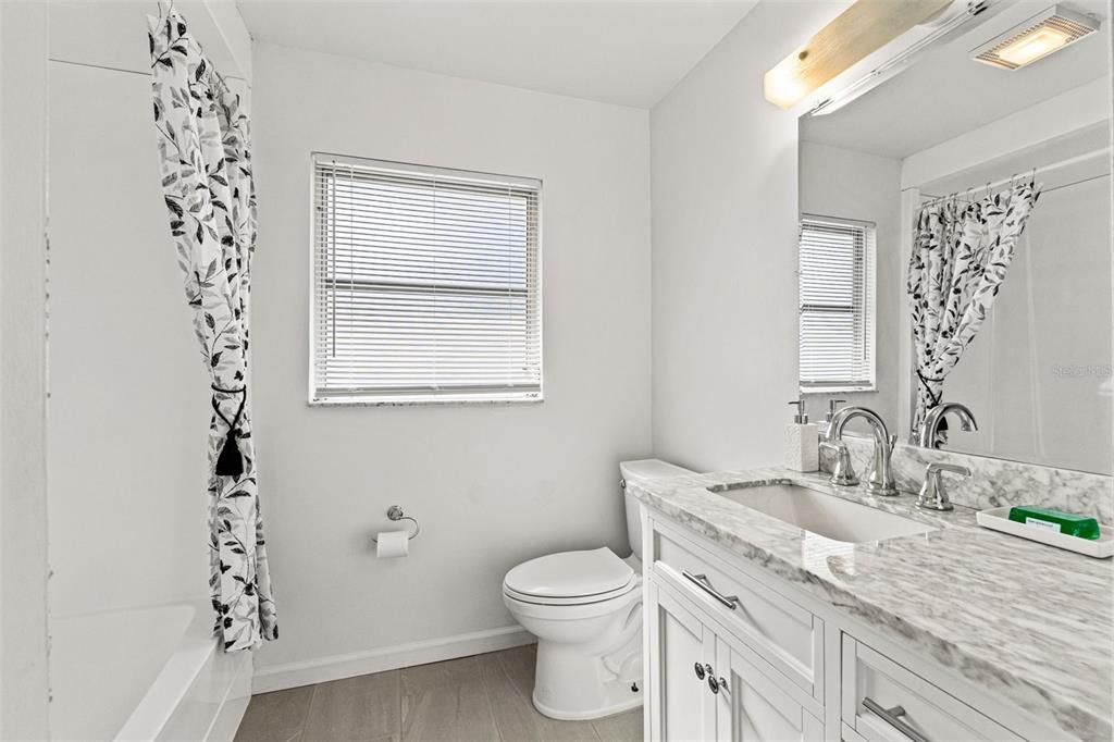 For Sale: $227,000 (2 beds, 1 baths, 1016 Square Feet)