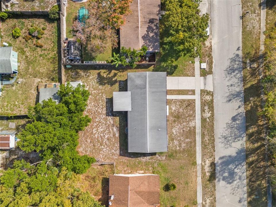 For Sale: $227,000 (2 beds, 1 baths, 1016 Square Feet)