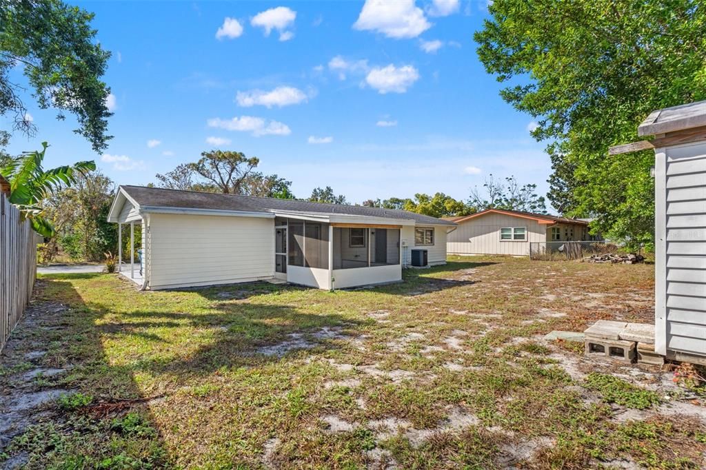 For Sale: $227,000 (2 beds, 1 baths, 1016 Square Feet)