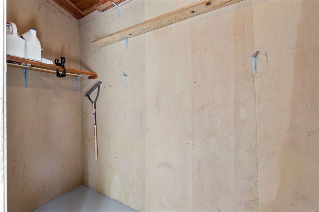 For Sale: $227,000 (2 beds, 1 baths, 1016 Square Feet)