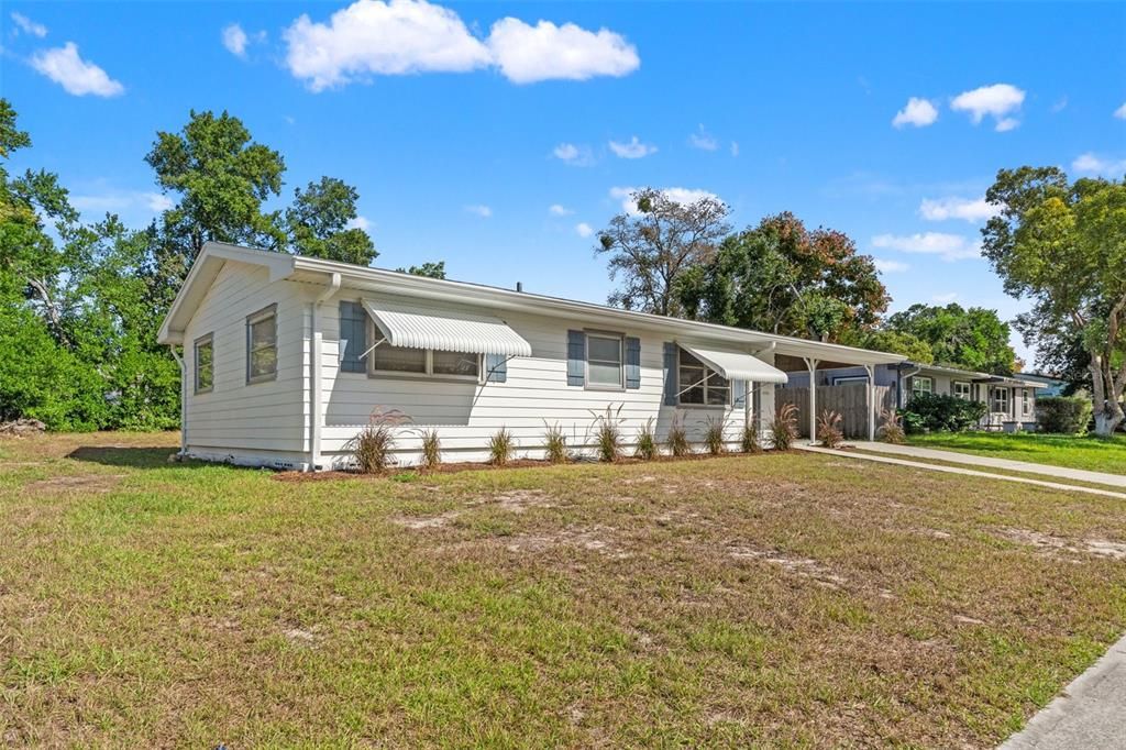 For Sale: $227,000 (2 beds, 1 baths, 1016 Square Feet)