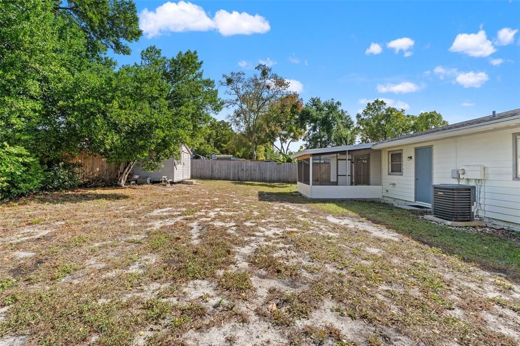 For Sale: $227,000 (2 beds, 1 baths, 1016 Square Feet)