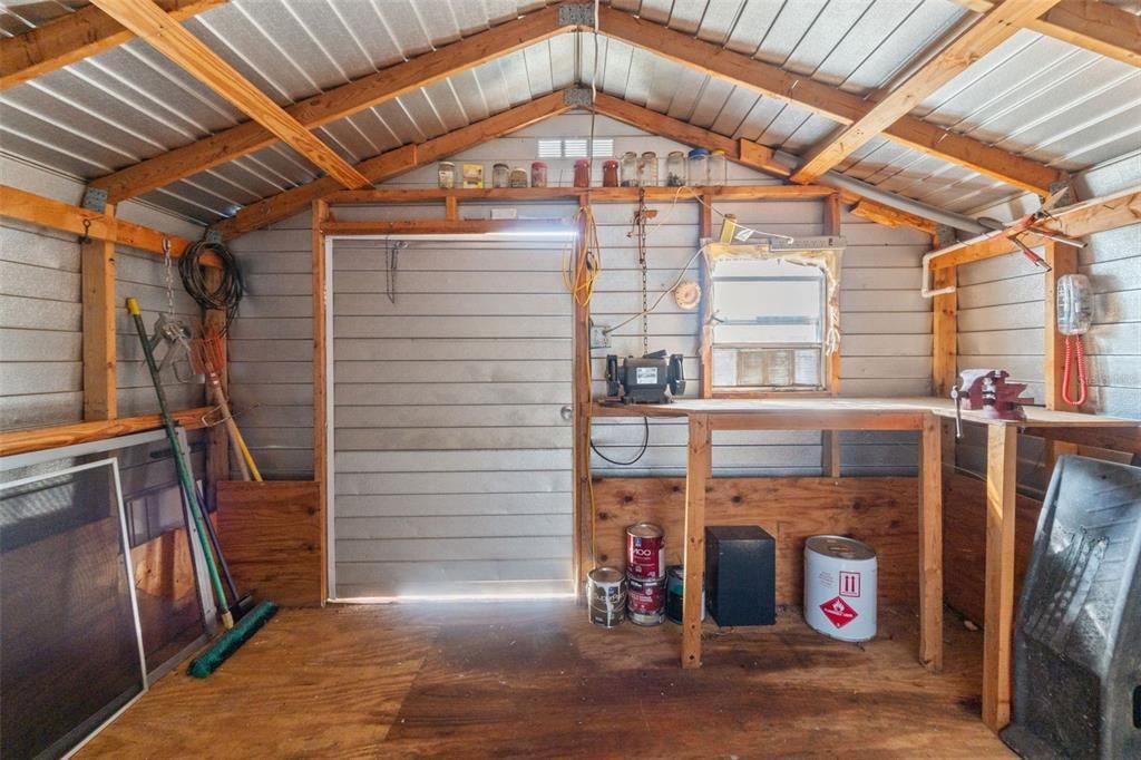 For Sale: $227,000 (2 beds, 1 baths, 1016 Square Feet)