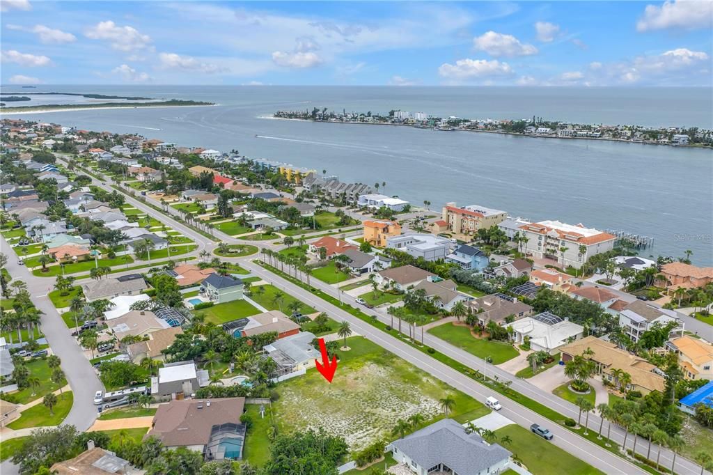 En Venta: $550,000 (0.22 acres)