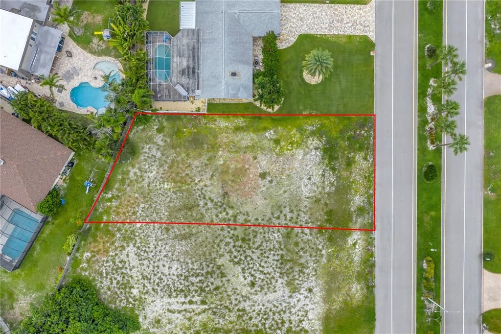 En Venta: $550,000 (0.22 acres)