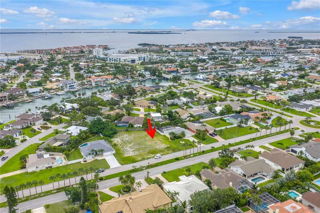 En Venta: $550,000 (0.22 acres)